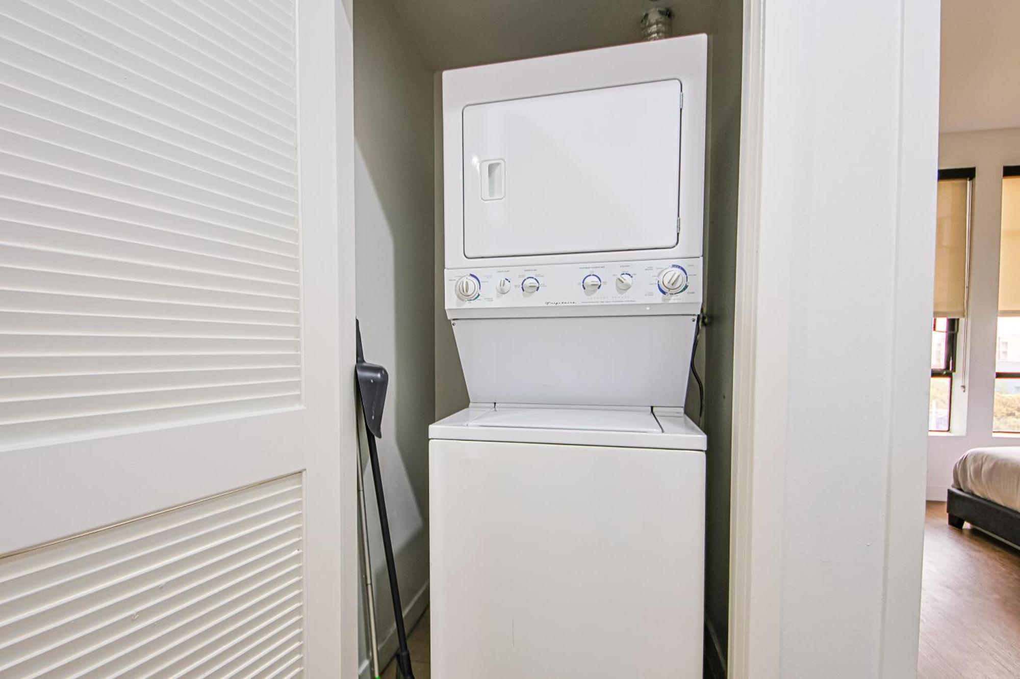 The Carlton - Modern-lux 2 Master Suites-secure Bldg & Parking- 5 Blks To Ocean Ave Apartment *